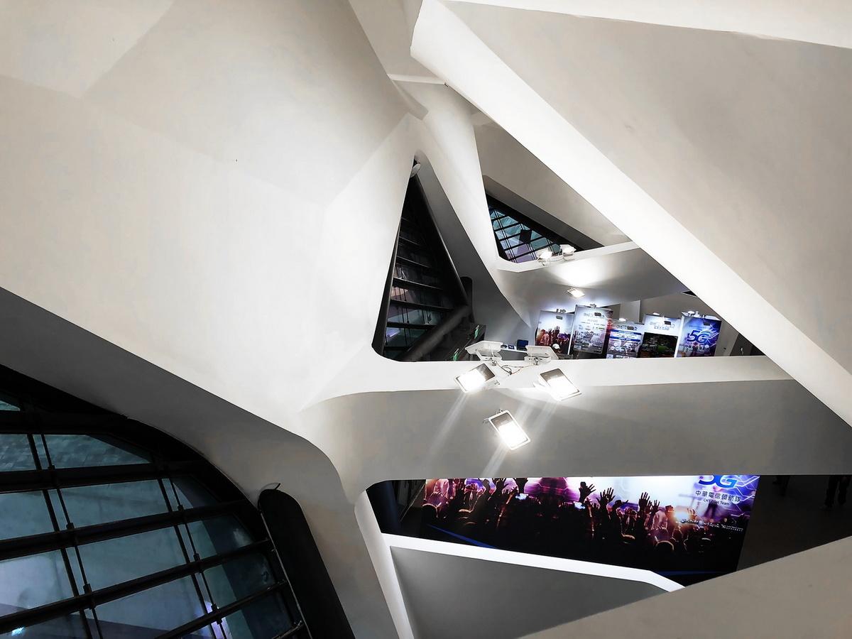灵感源于流动的晶体几何形状——台北音乐中心 / RUR Architecture DPC