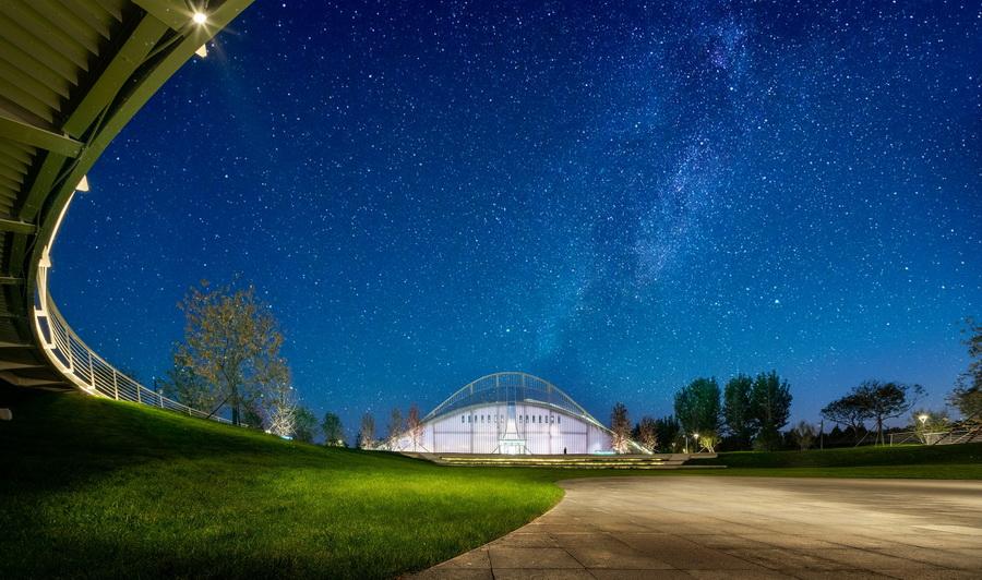 j1 夜景星空_周涵滔（由DDON笛东提供）.jpg