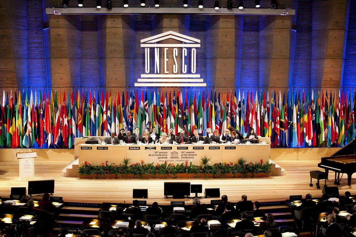 007-2019年的全球总决赛在联合国教科文组织巴黎总部现场颁奖照片 (1)_调整大小.jpg