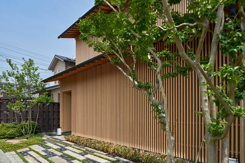 hiroshi-nakamura-NAP-house-of-the-sacred-rock-kyoto-designboom-01.jpg