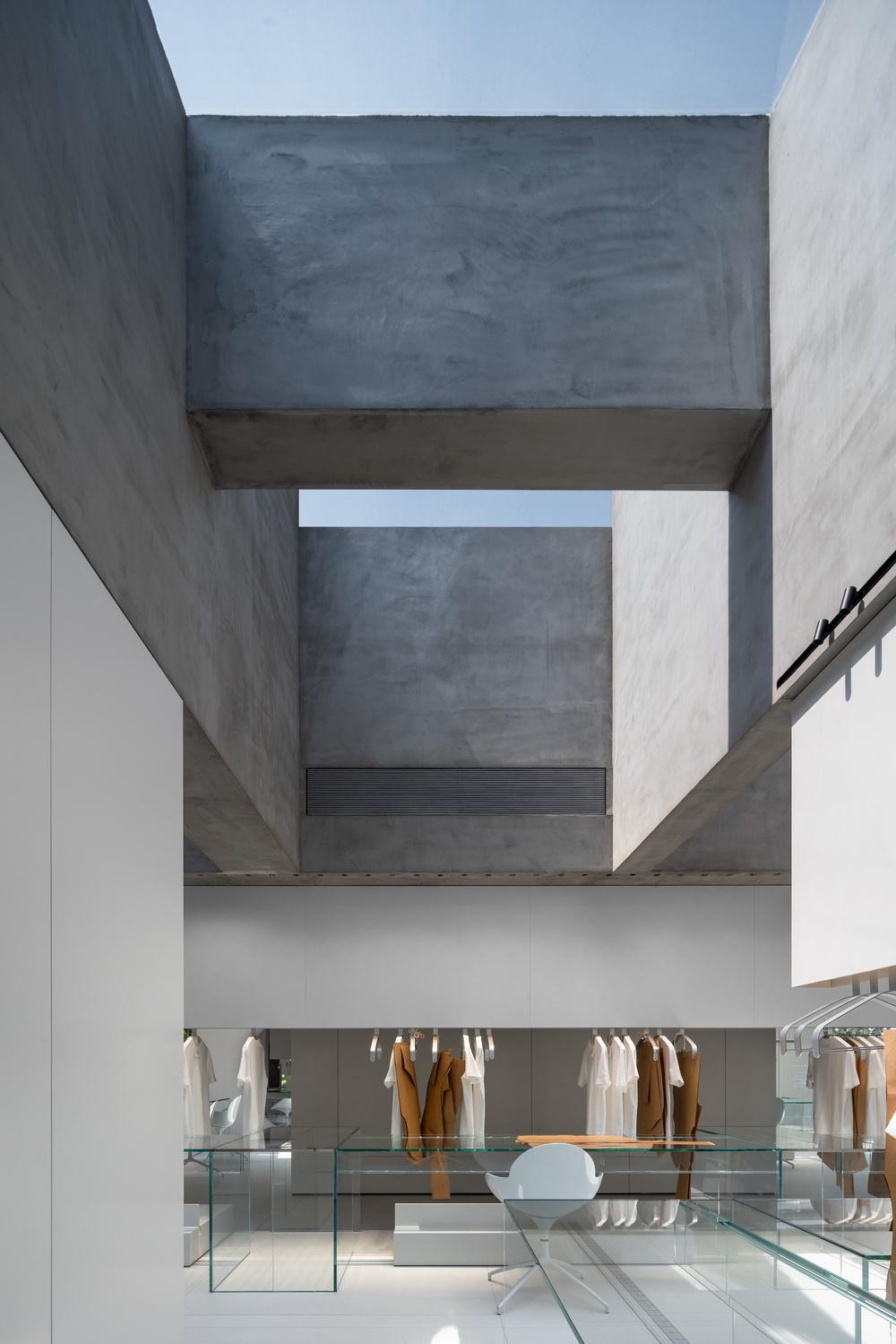 白 ·   ZS Lab/东仓建设·  余霖