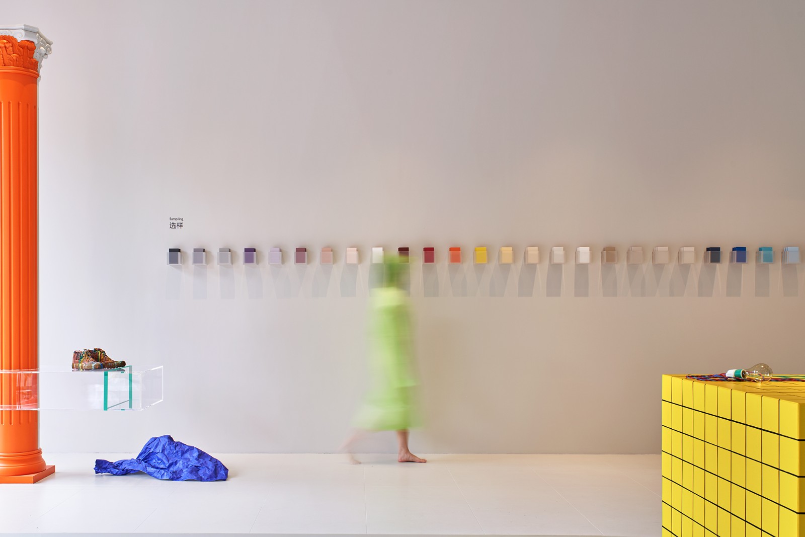 【展厅空间】本杰明·摩尔涂料金华体验中心，一场色彩爆发的随机空间实验-筑讯网