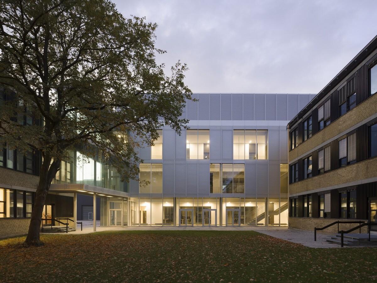 丹麦技术大学生物工程研究实验楼 / Mikkelsen Architects