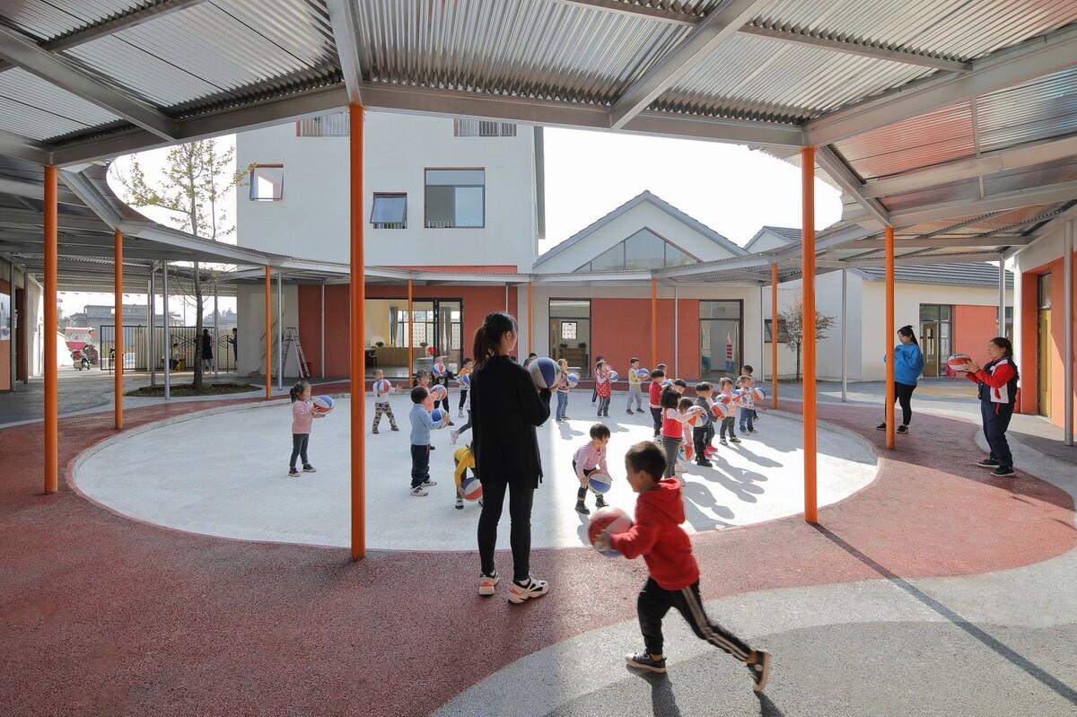 大坪乡幼儿园 / 东意建筑