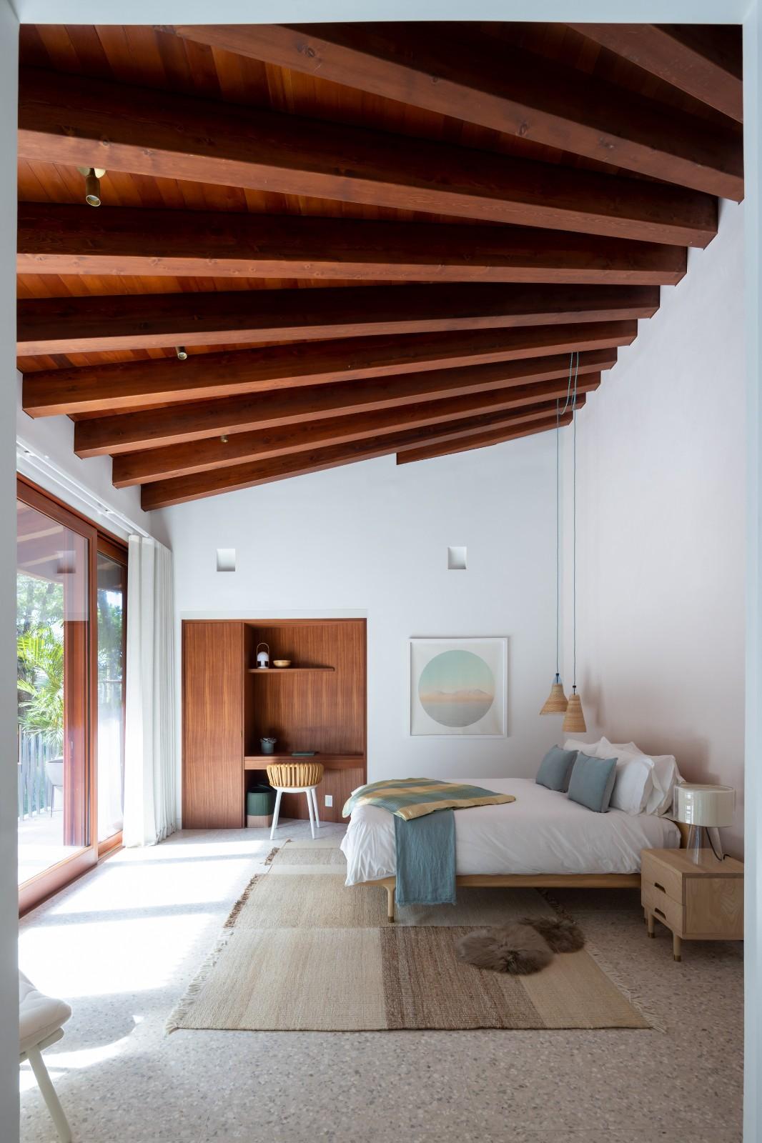 Las Olas 度假屋 / Young Projects