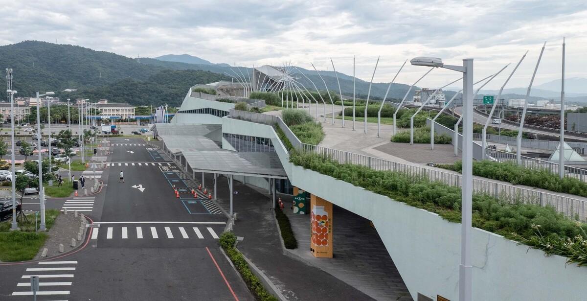 苏澳高速公路休息区及服务区 / 翁祖模建筑师事务所