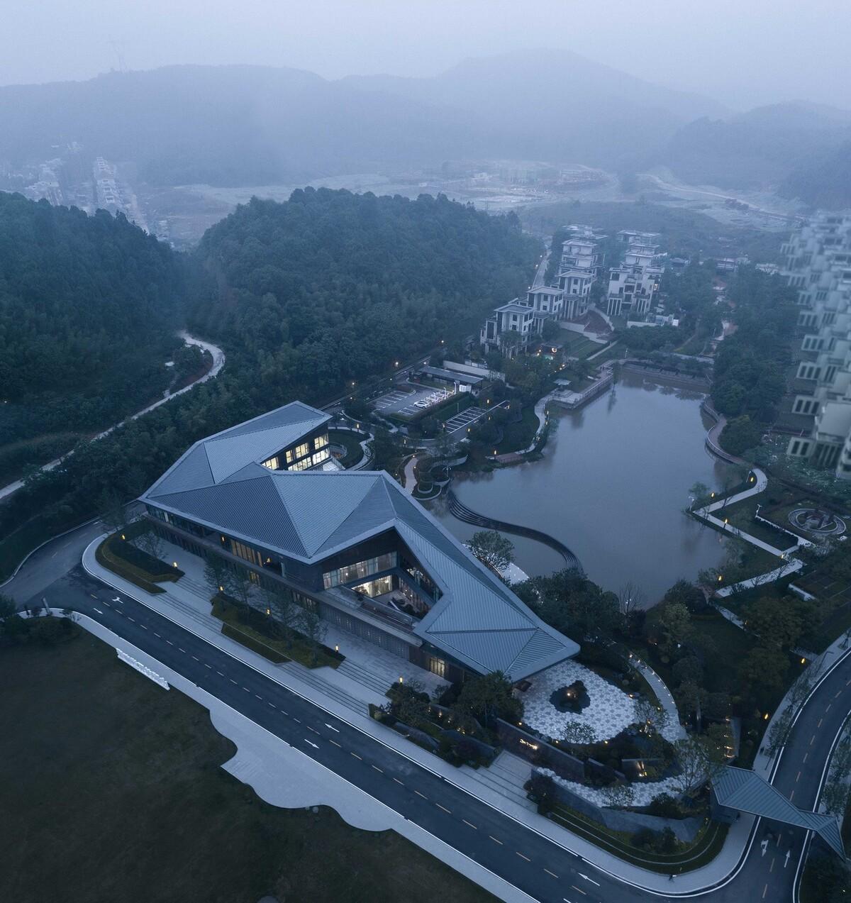 长沙麓隐青竹湖展示中心 / PTA上海柏涛
