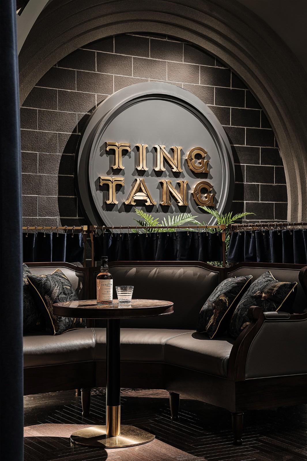 酒吧：古典峰端的欢乐时光 / TRIOSTUDIO三厘社