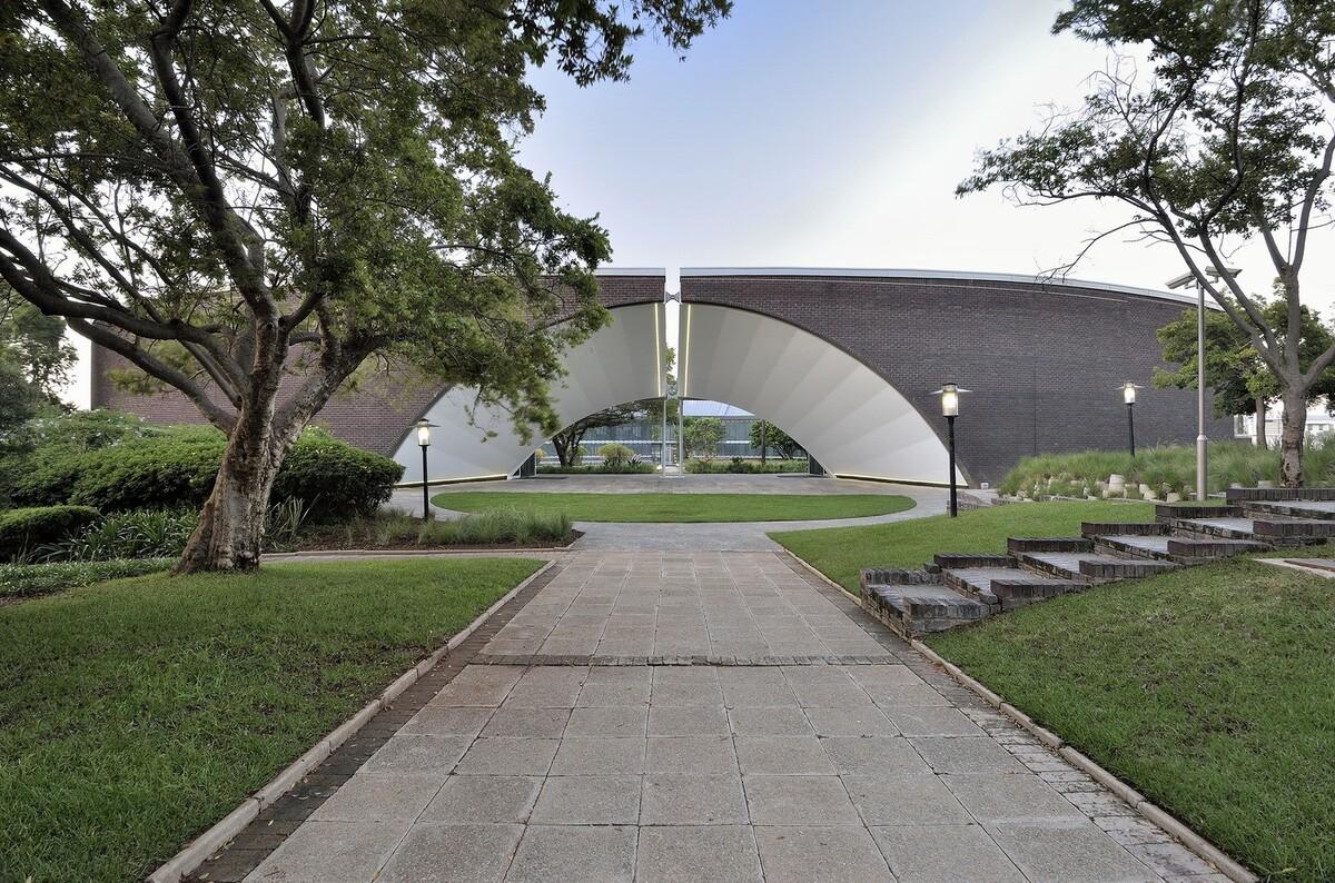 宝马南非总部 / Boogertman + Partners Architects