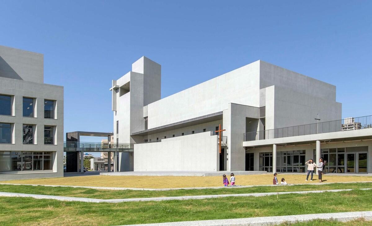 中华福音神研究学院八德校区教堂 / 潘冀联合建筑师事务所