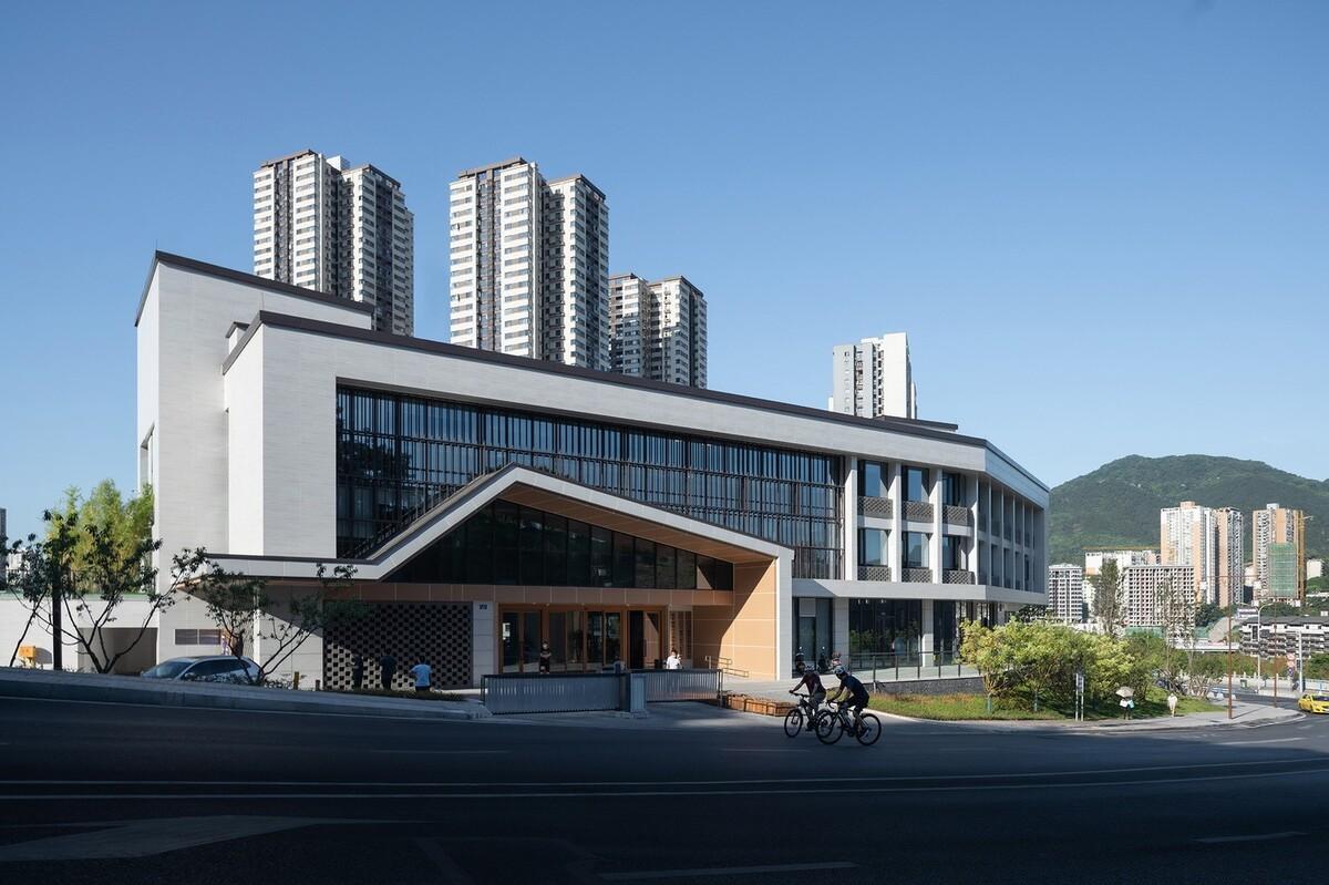 磁器口服务中心 / 重庆悦集建筑设计