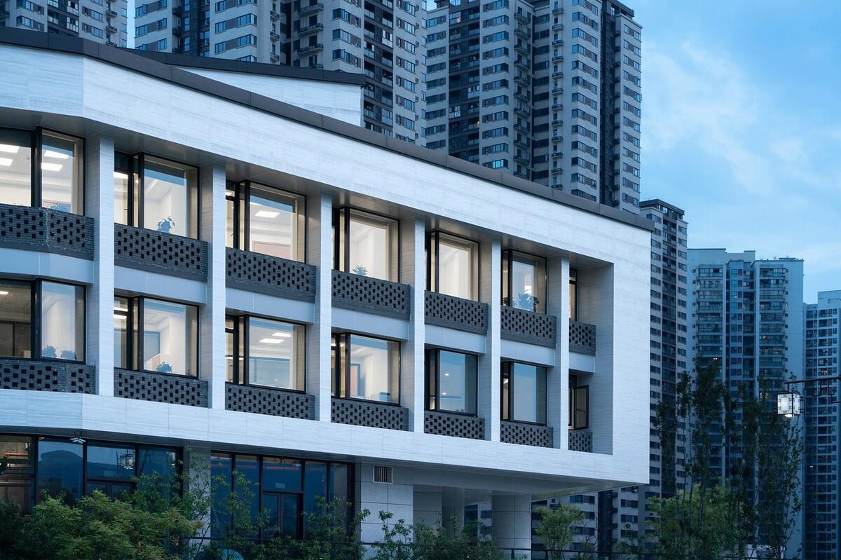 磁器口服务中心 / 重庆悦集建筑设计