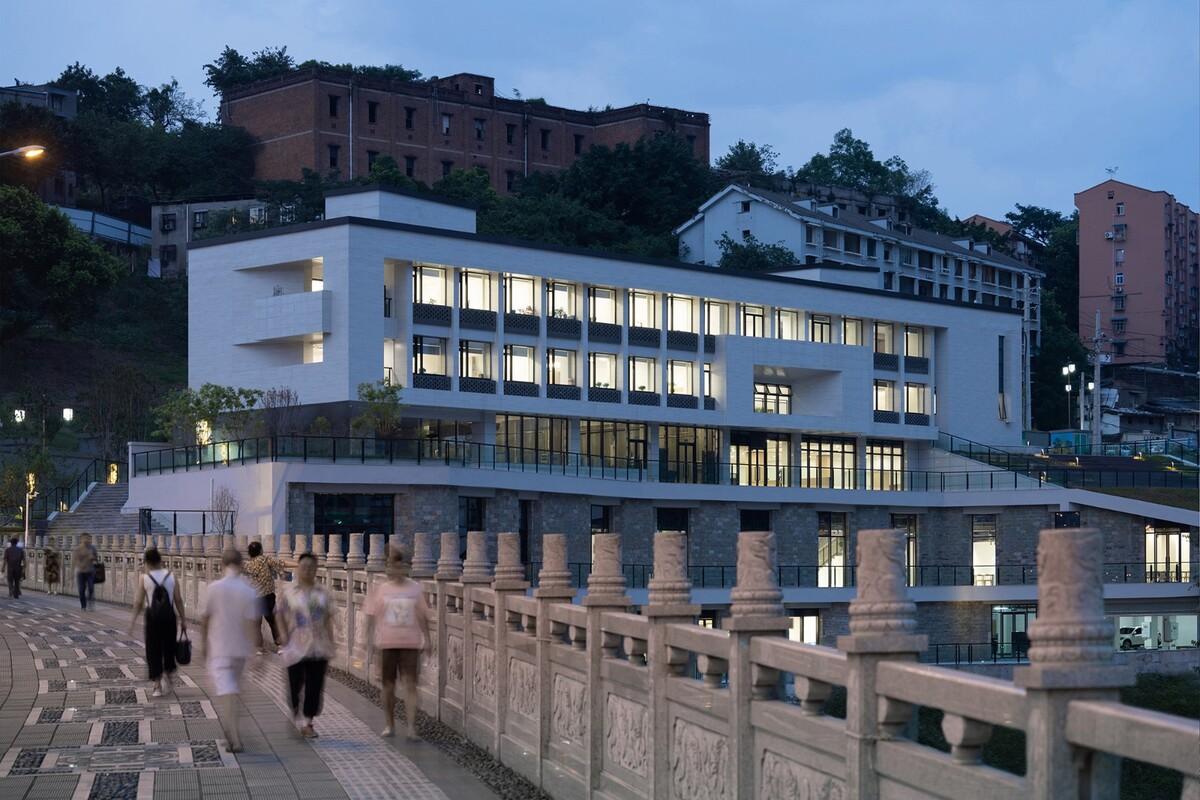 磁器口服务中心 / 重庆悦集建筑设计