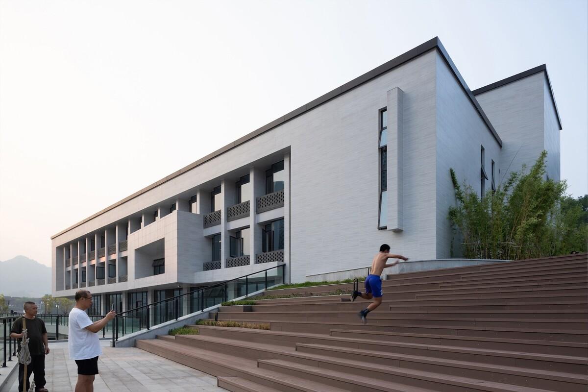 磁器口服务中心 / 重庆悦集建筑设计
