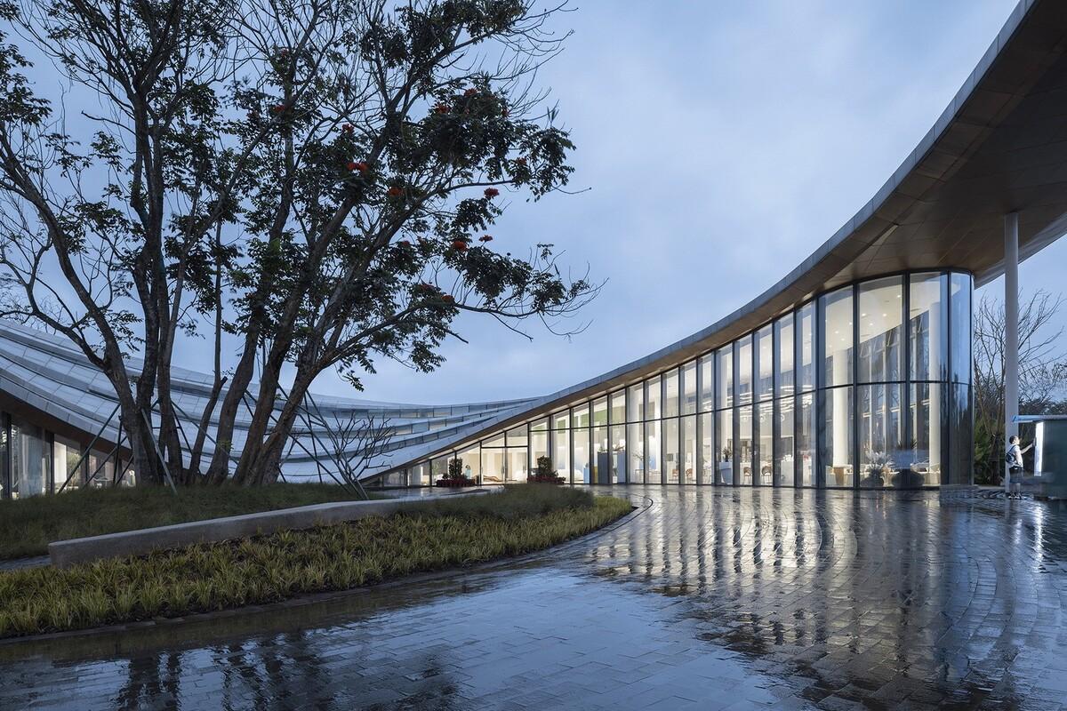 海口西秀公园游客中心 / 慕达建筑