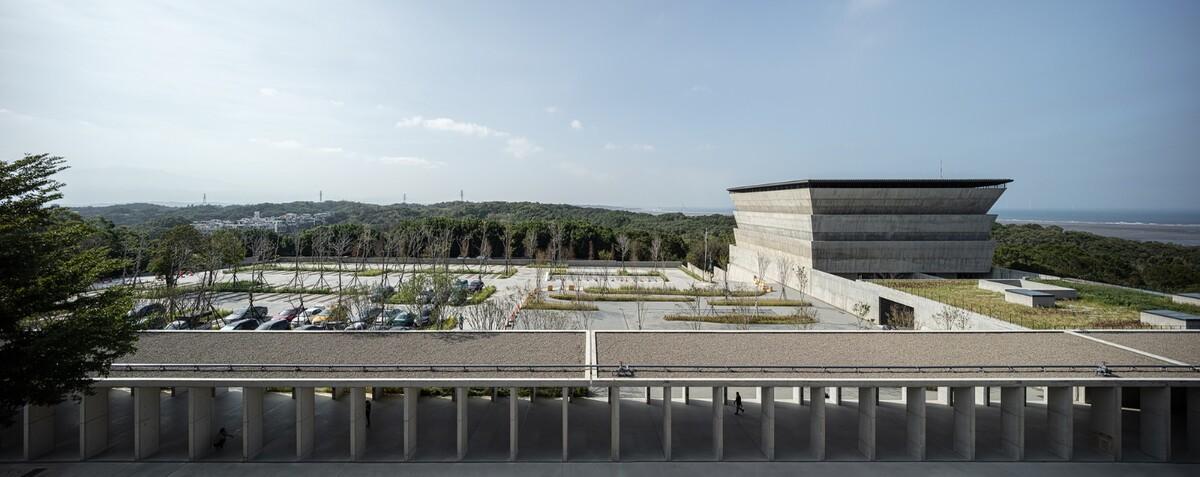 山中骨灰安置所 / Behet Bondzio Lin Architekten
