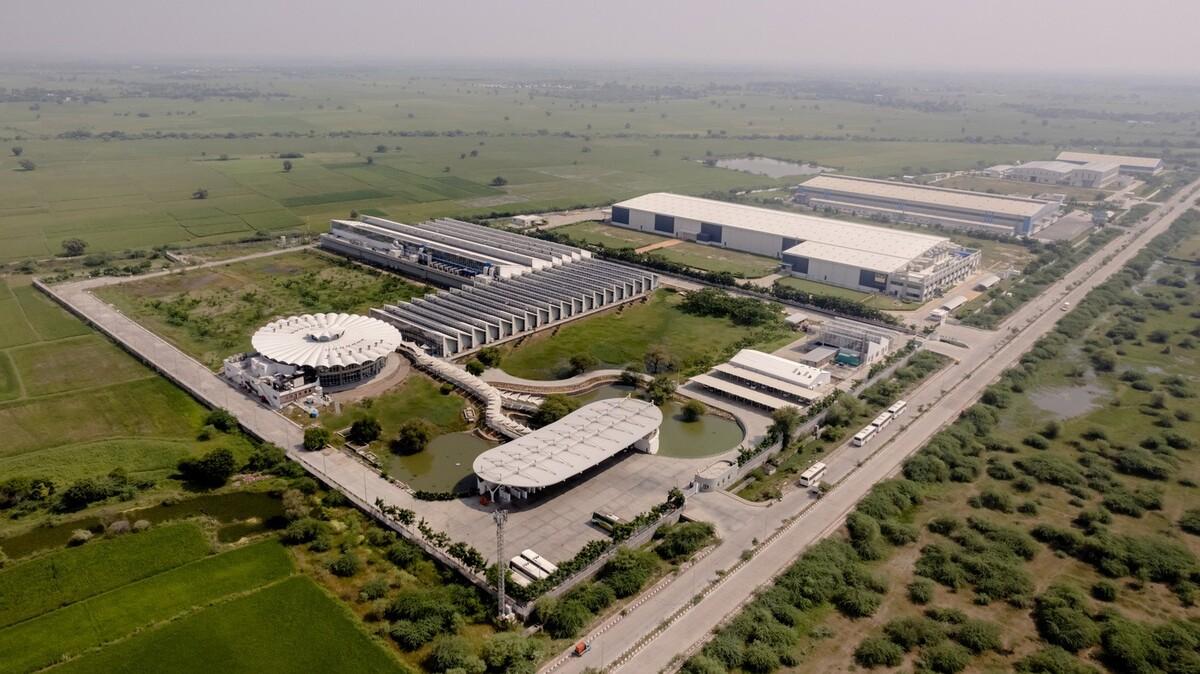 秩序城堡，Sanand 工厂 / Studio Saar
