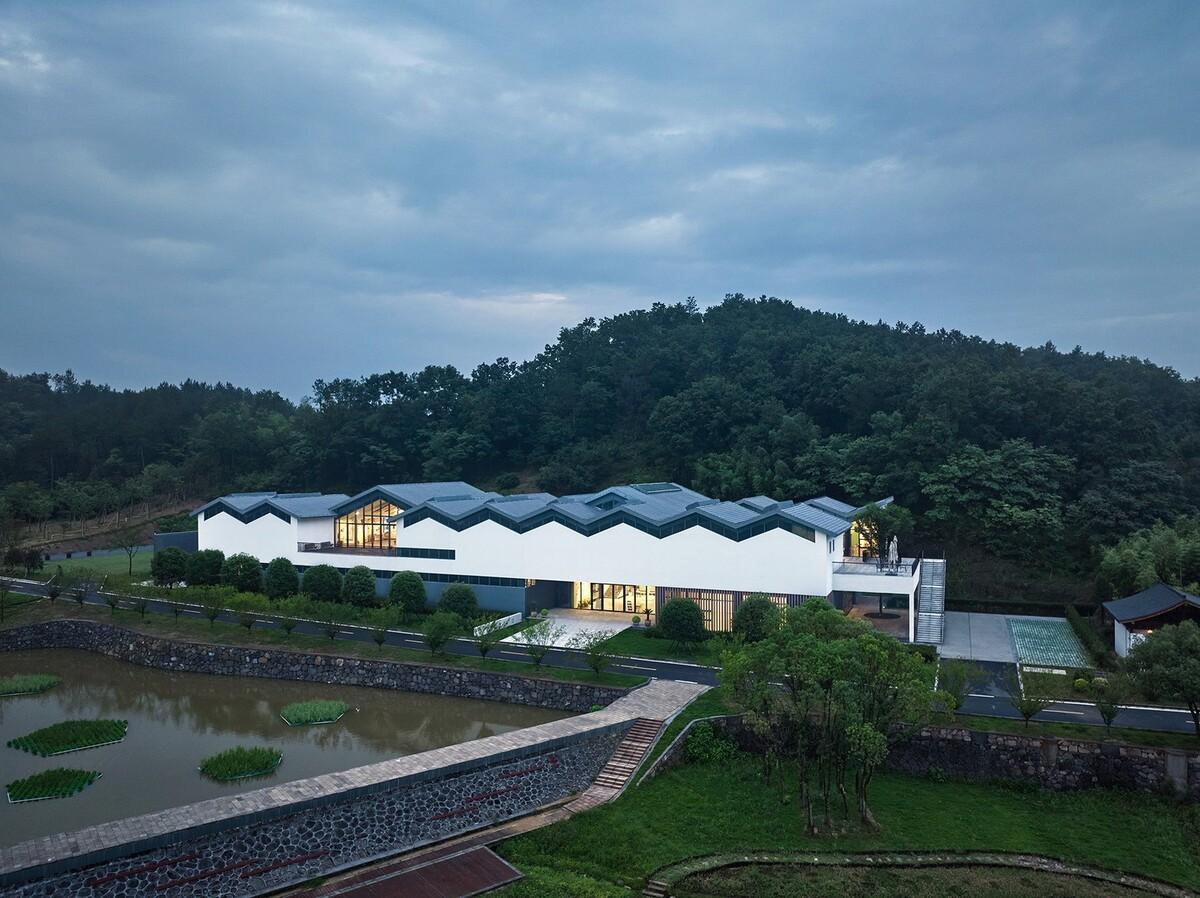 雪峰文学馆 / 同济院 麟和建筑工作室