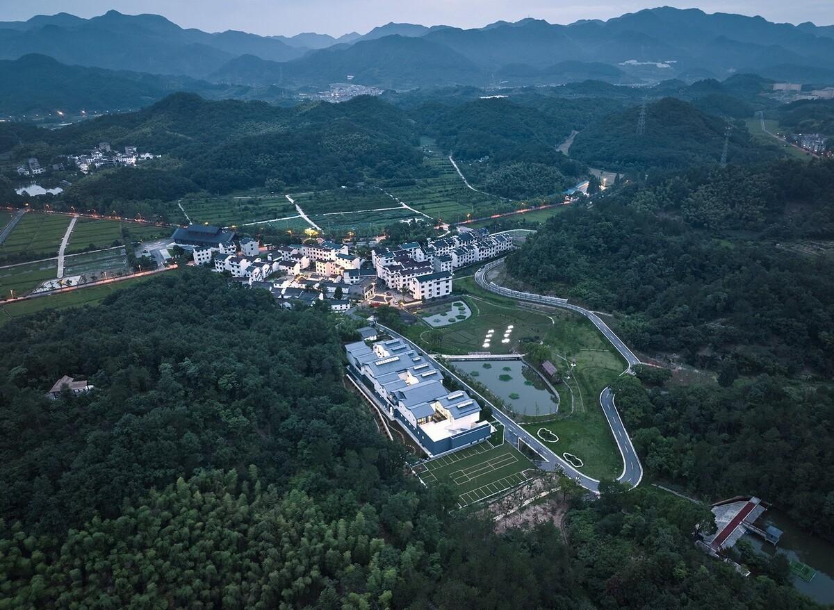 雪峰文学馆 / 同济院 麟和建筑工作室