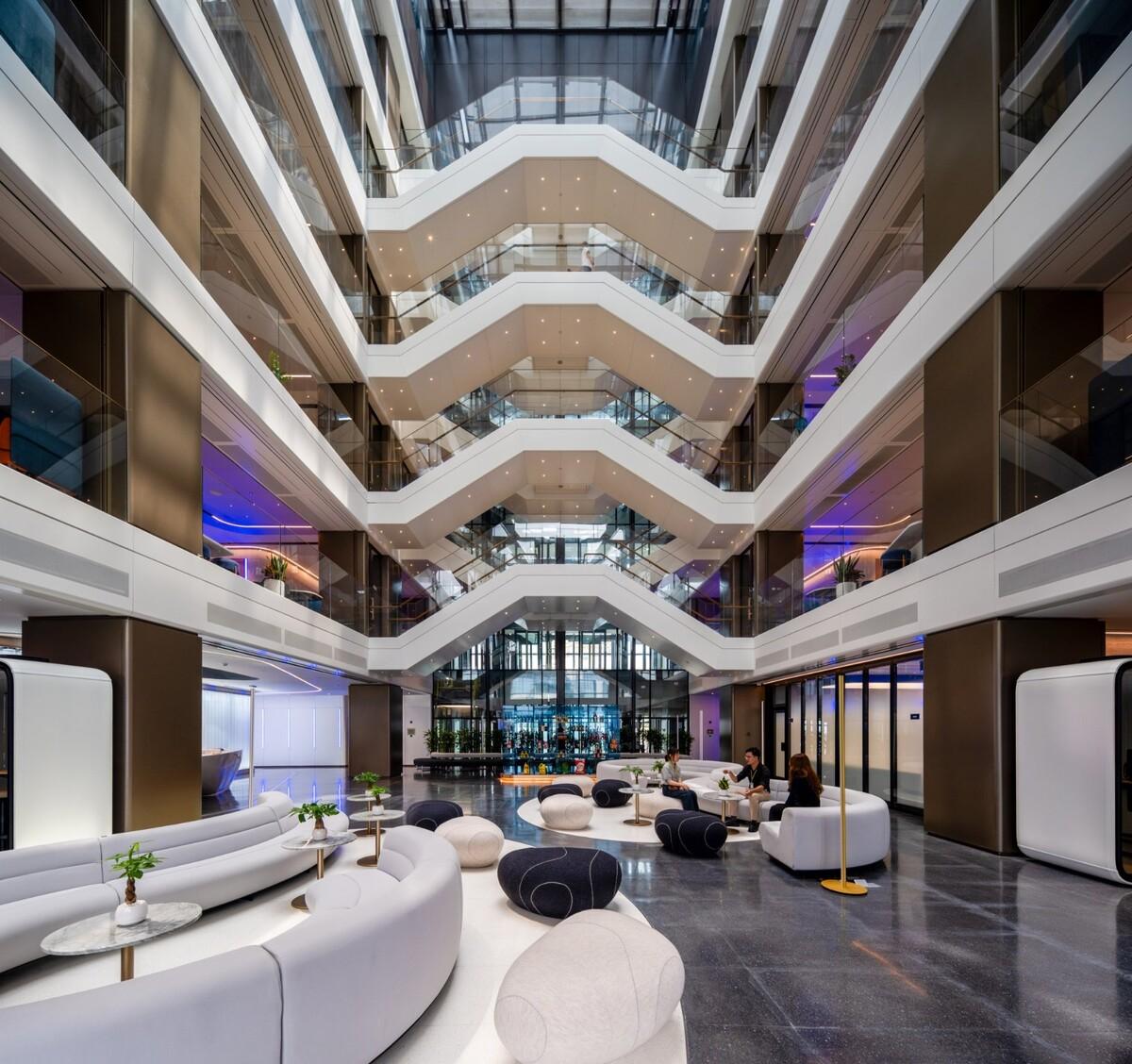 胡志明市科技银行总部 / Foster + Partners
