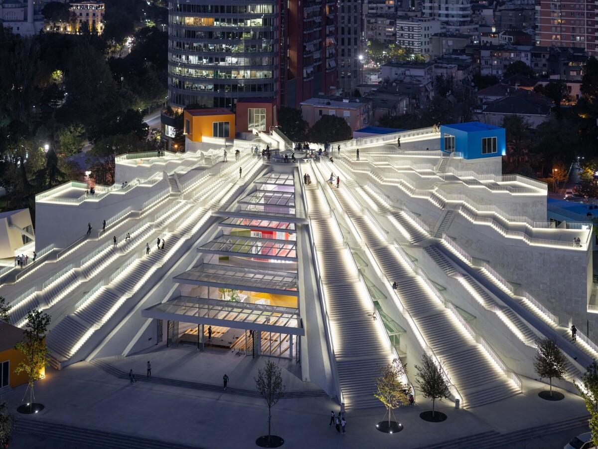 地拉那金字塔 / MVRDV