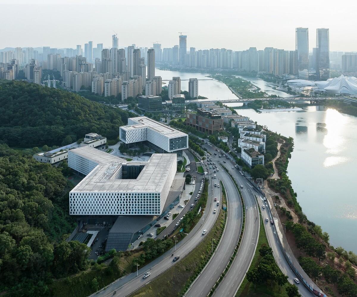 长沙JJM研发总部 / 单元建筑