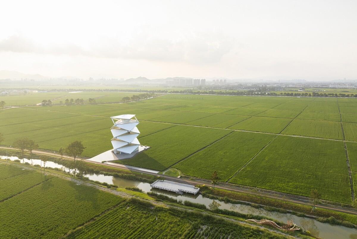 稻田上的灯塔 / 中国电建华东院林再国工作室