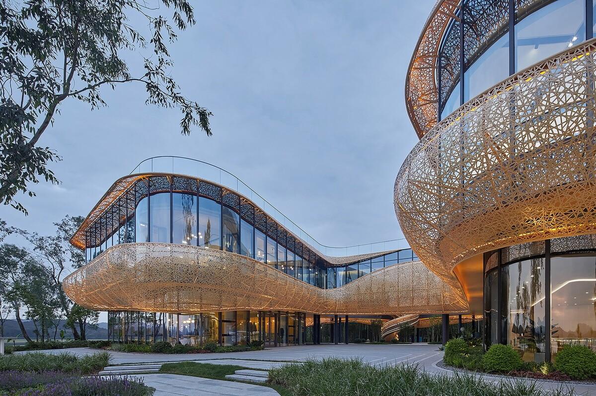 白鹤湖游客中心 / 建识设计