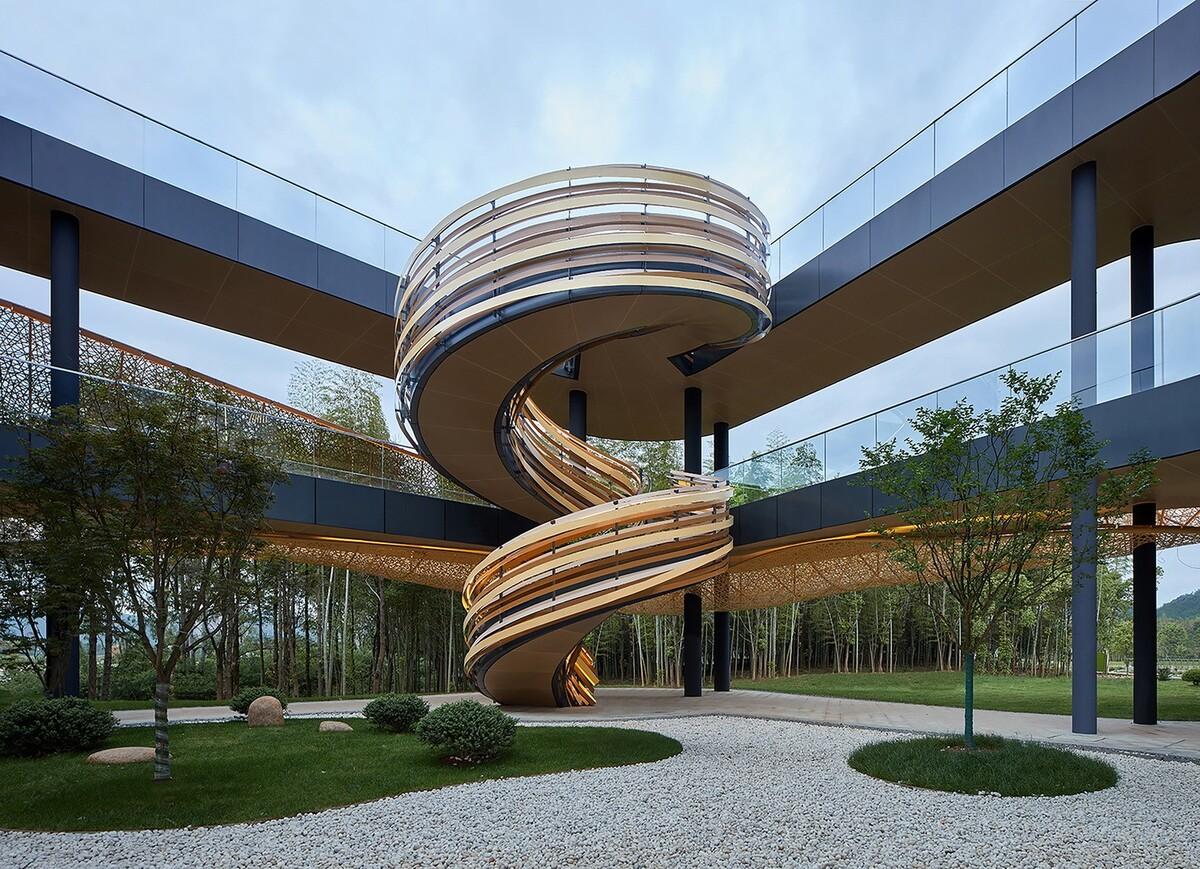 白鹤湖游客中心 / 建识设计