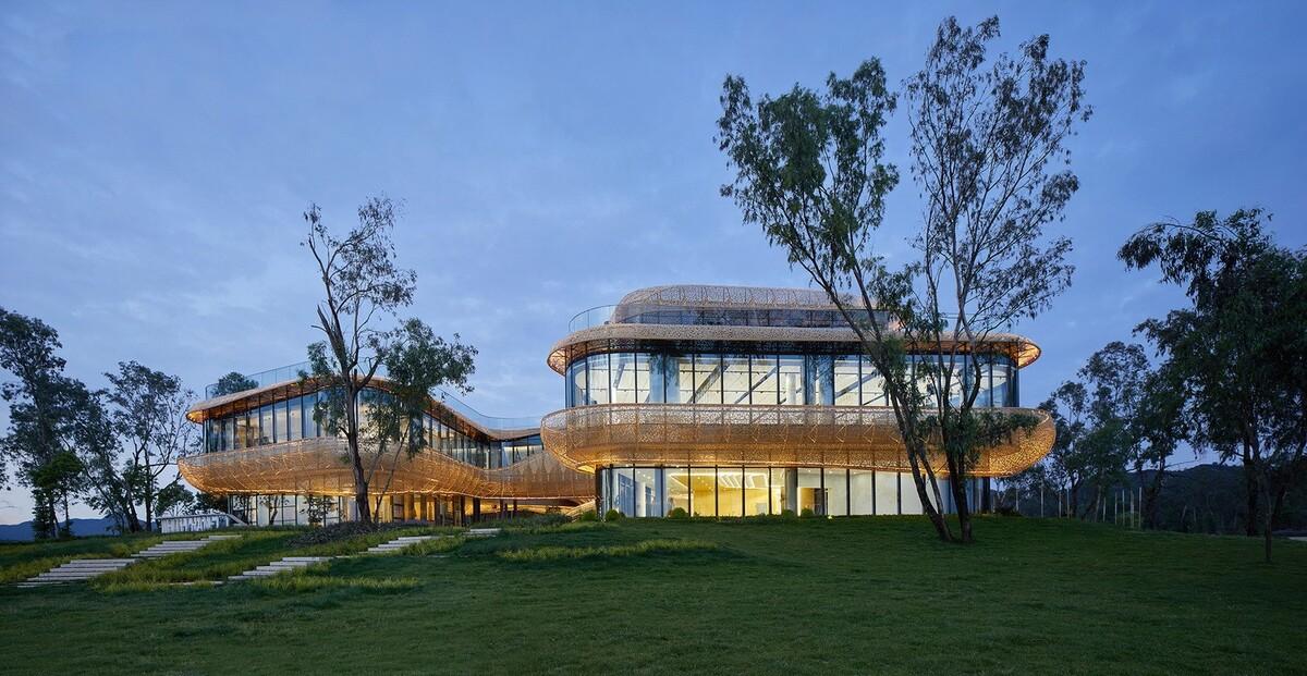 白鹤湖游客中心 / 建识设计