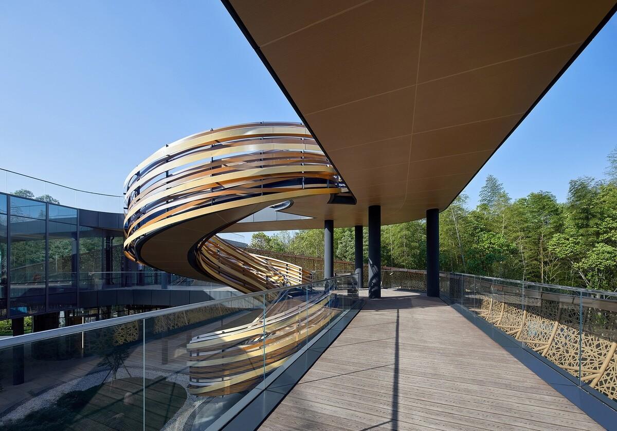 白鹤湖游客中心 / 建识设计