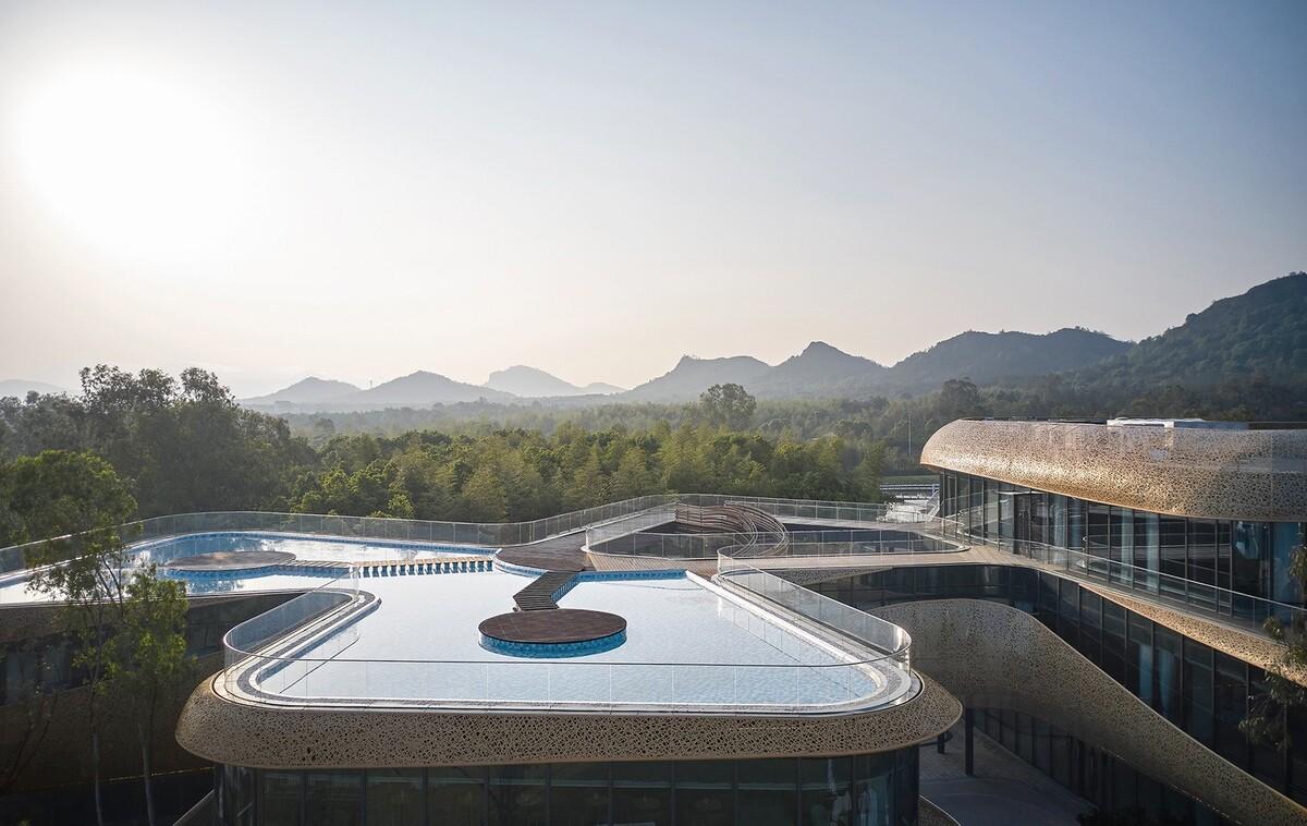 白鹤湖游客中心 / 建识设计