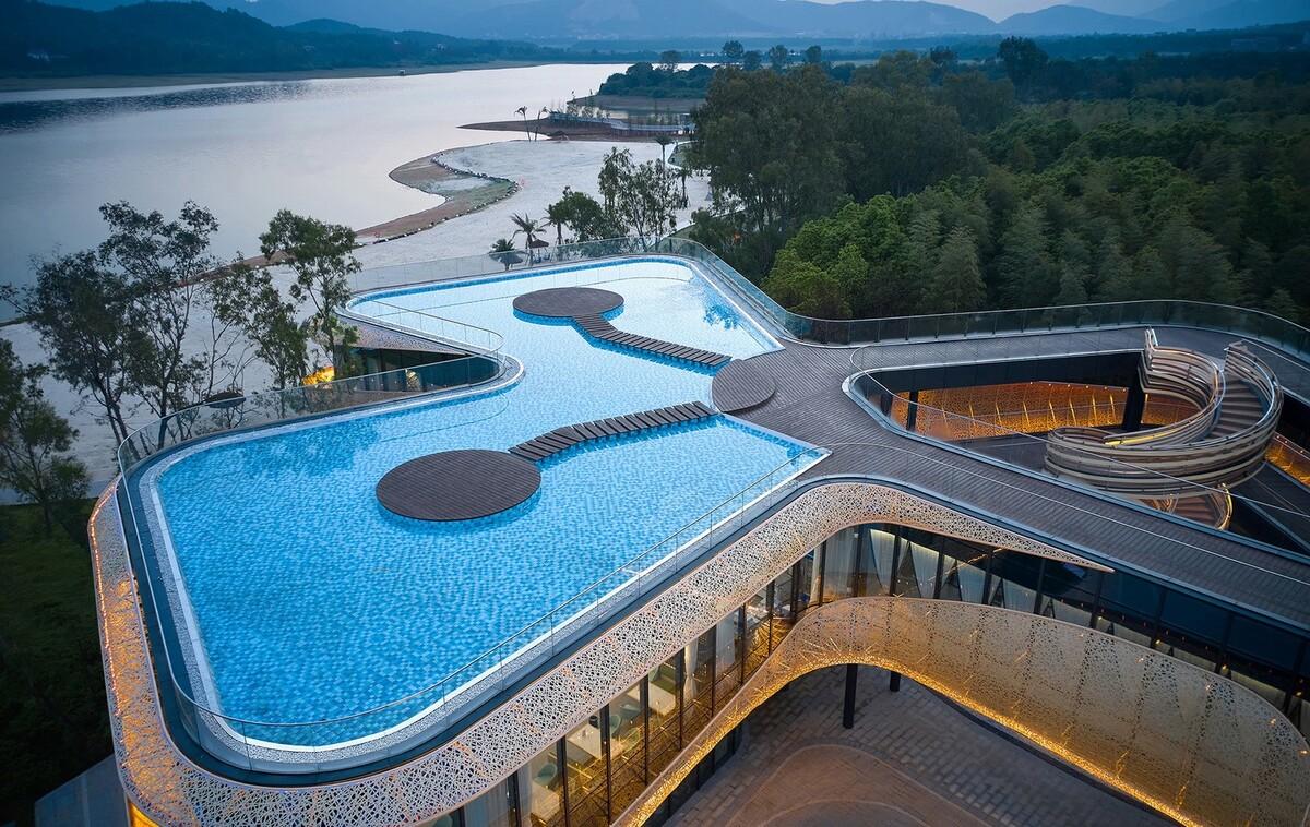 白鹤湖游客中心 / 建识设计