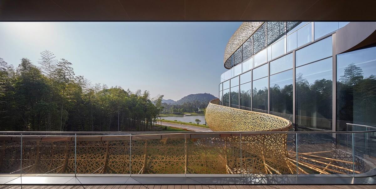 白鹤湖游客中心 / 建识设计