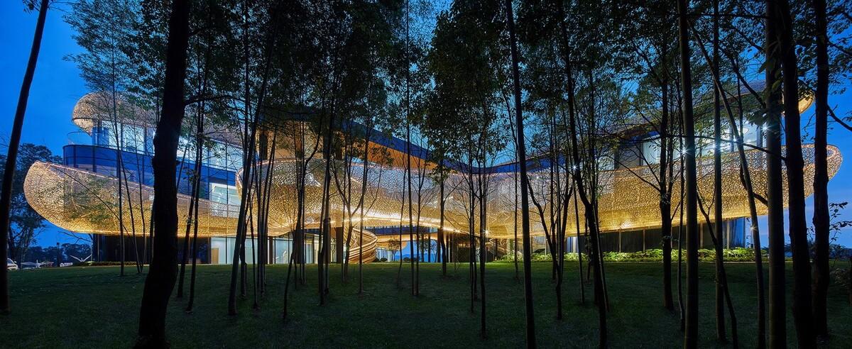 白鹤湖游客中心 / 建识设计