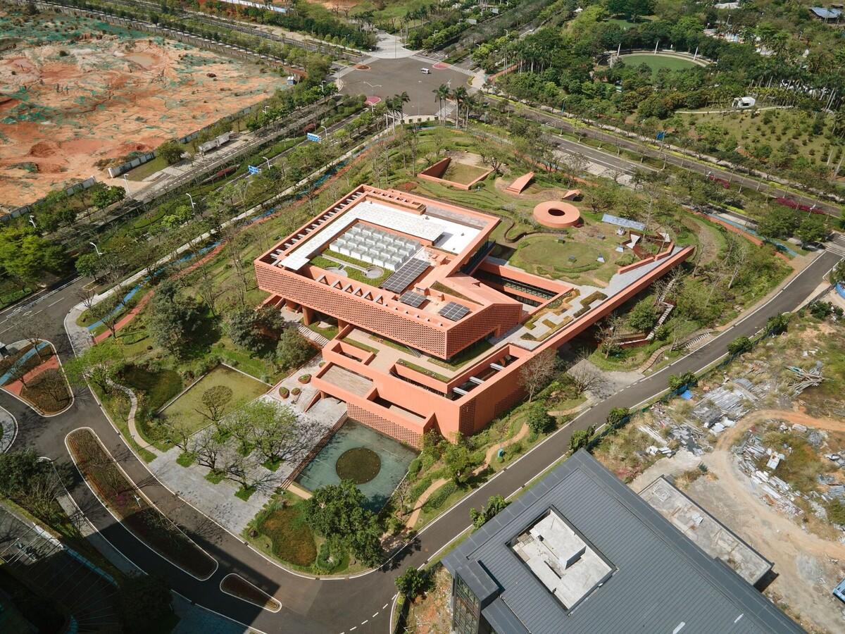海南生态智慧新城数字市政厅 / 清华大学建筑设计研究院 素朴建筑工作室