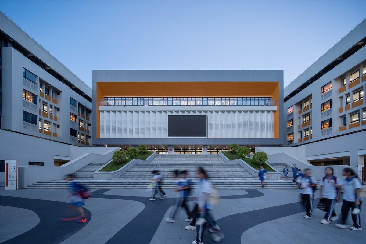 深圳市坪山区科源实验学校 / 申都设计