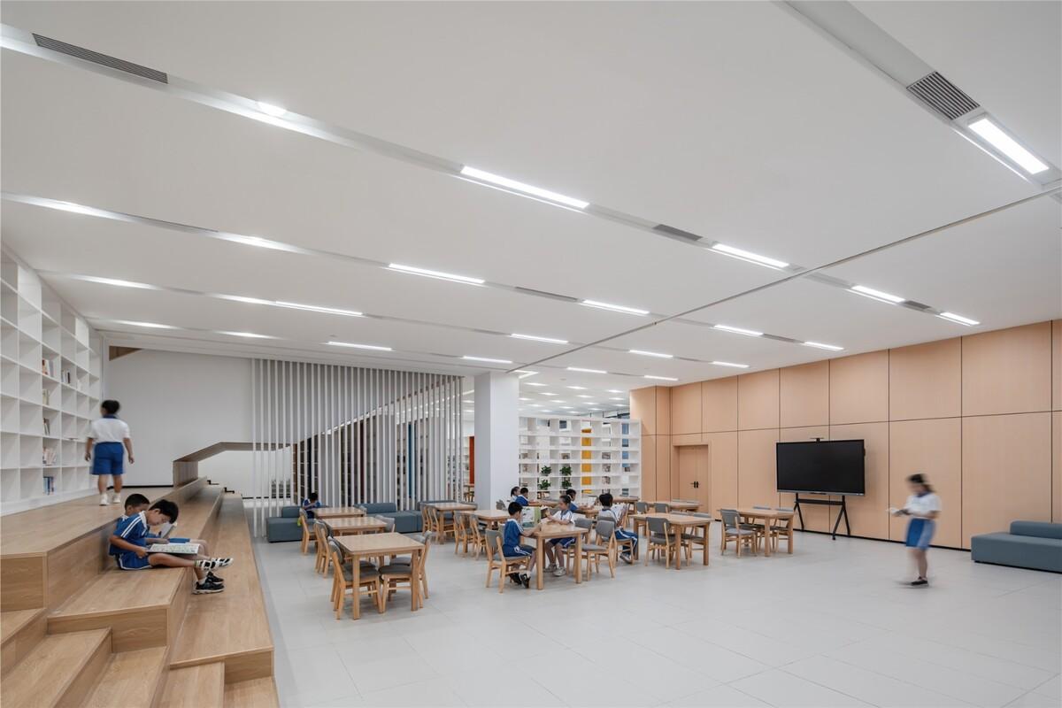 深圳市坪山区科源实验学校 / 申都设计