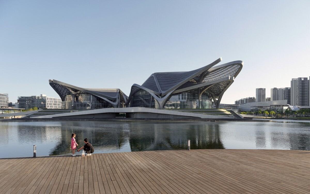 珠海金湾市民艺术中心 / 扎哈·哈迪德建筑事务所