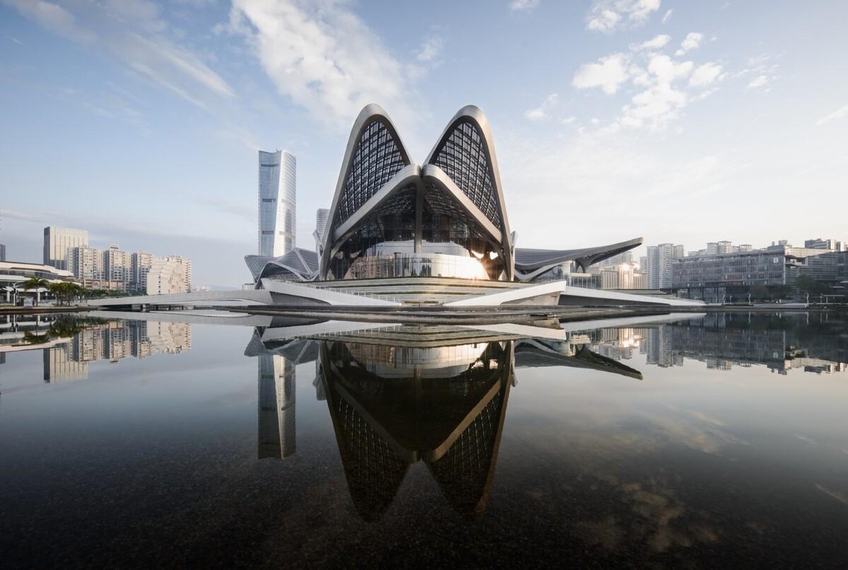 珠海金湾市民艺术中心 / 扎哈·哈迪德建筑事务所