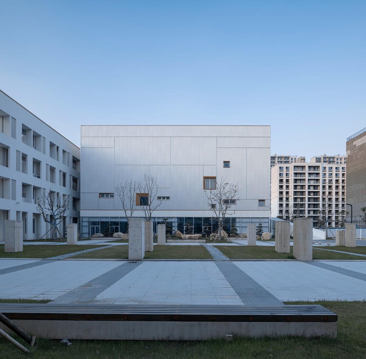 南通市能达中学 / 九城都市建筑