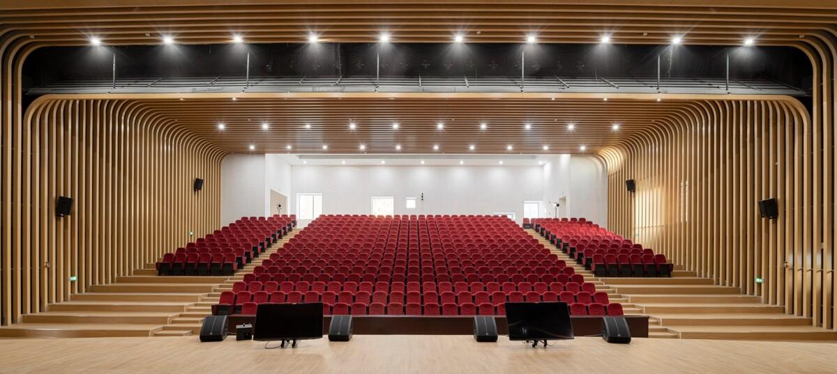 南通市能达中学 / 九城都市建筑