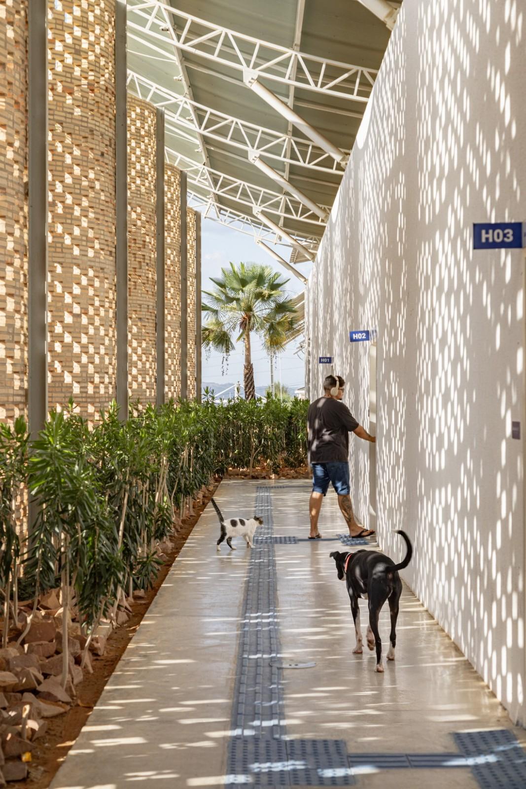 乌尼埃朗学校兽医院 / Lins Arquitetos Associados