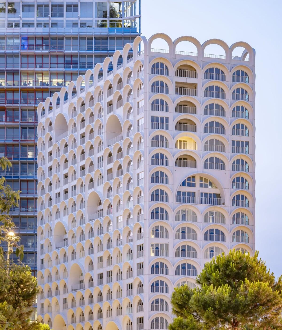 414 个拱顶，‘蓝色之门’住宅 / PietriArchitectes
