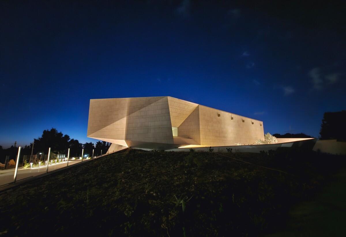 Redemptoris Mater 教堂 / Studio Kuadra