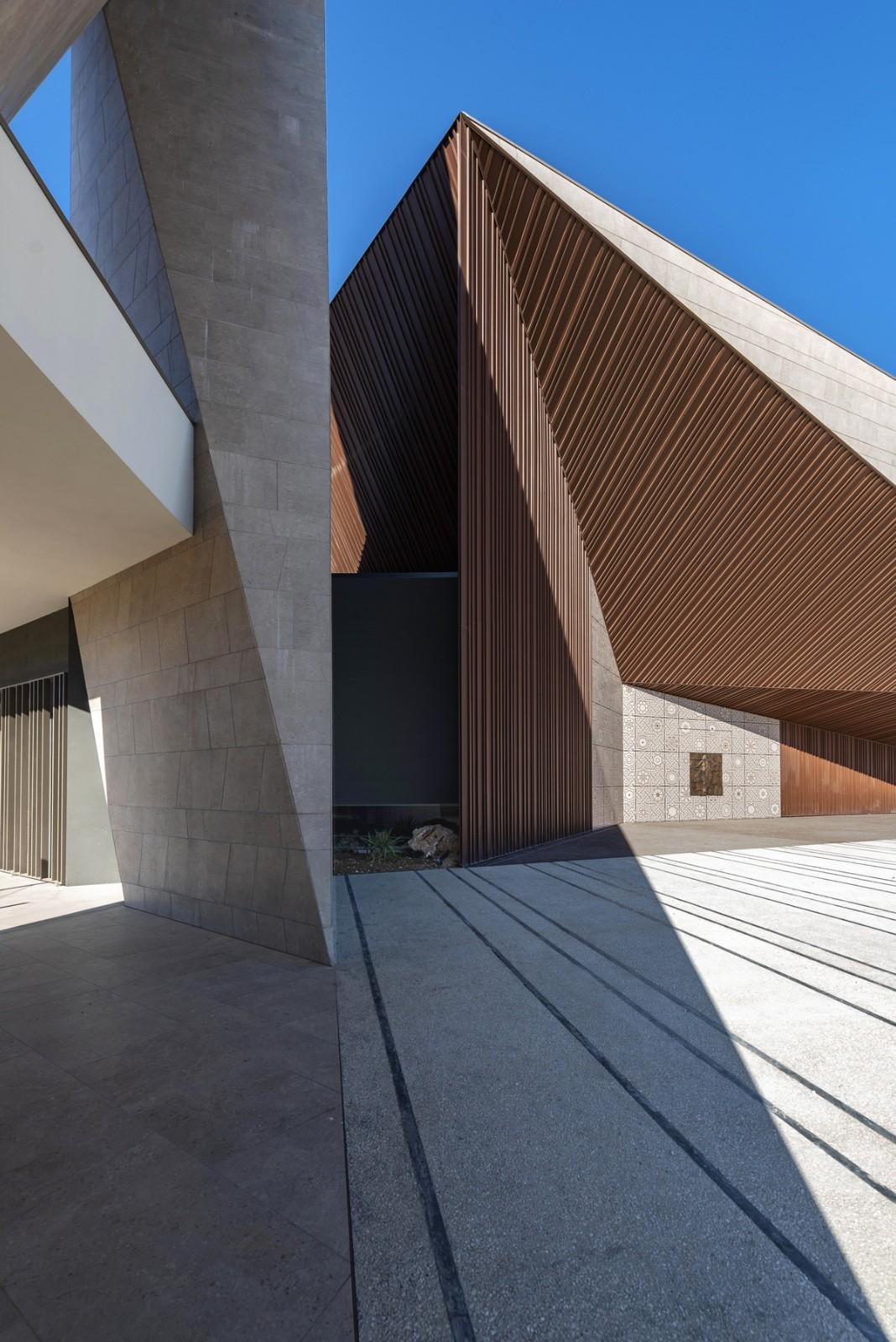 Redemptoris Mater 教堂 / Studio Kuadra
