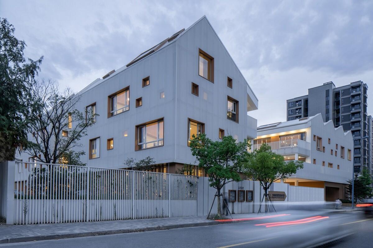 上海市蓝湾幼儿园 / 华东建筑设计研究院 丁顺团队
