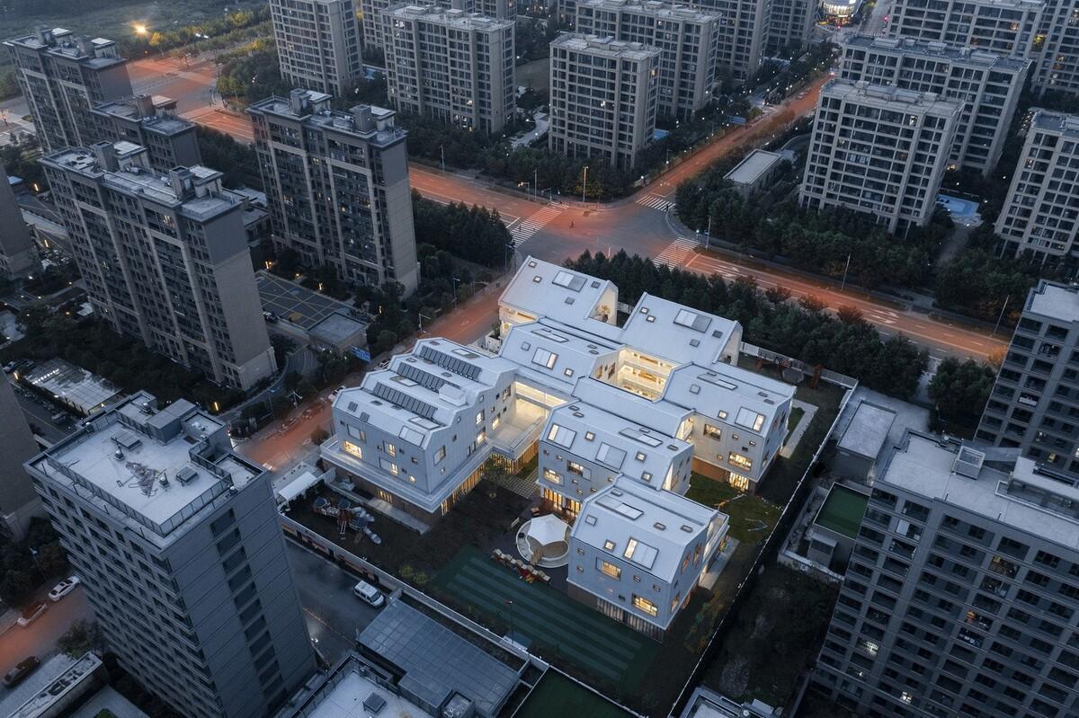 上海市蓝湾幼儿园 / 华东建筑设计研究院 丁顺团队