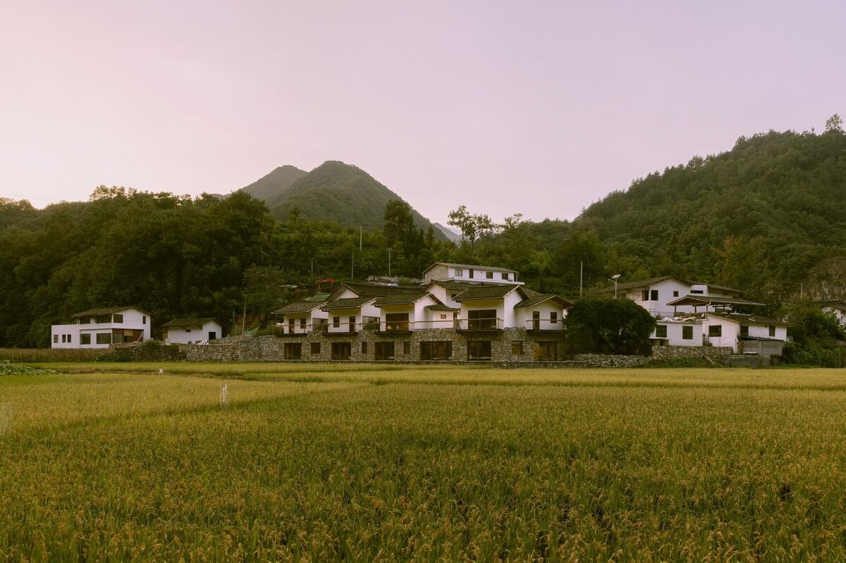 鹿柴山集 精品民宿 / 小大建筑