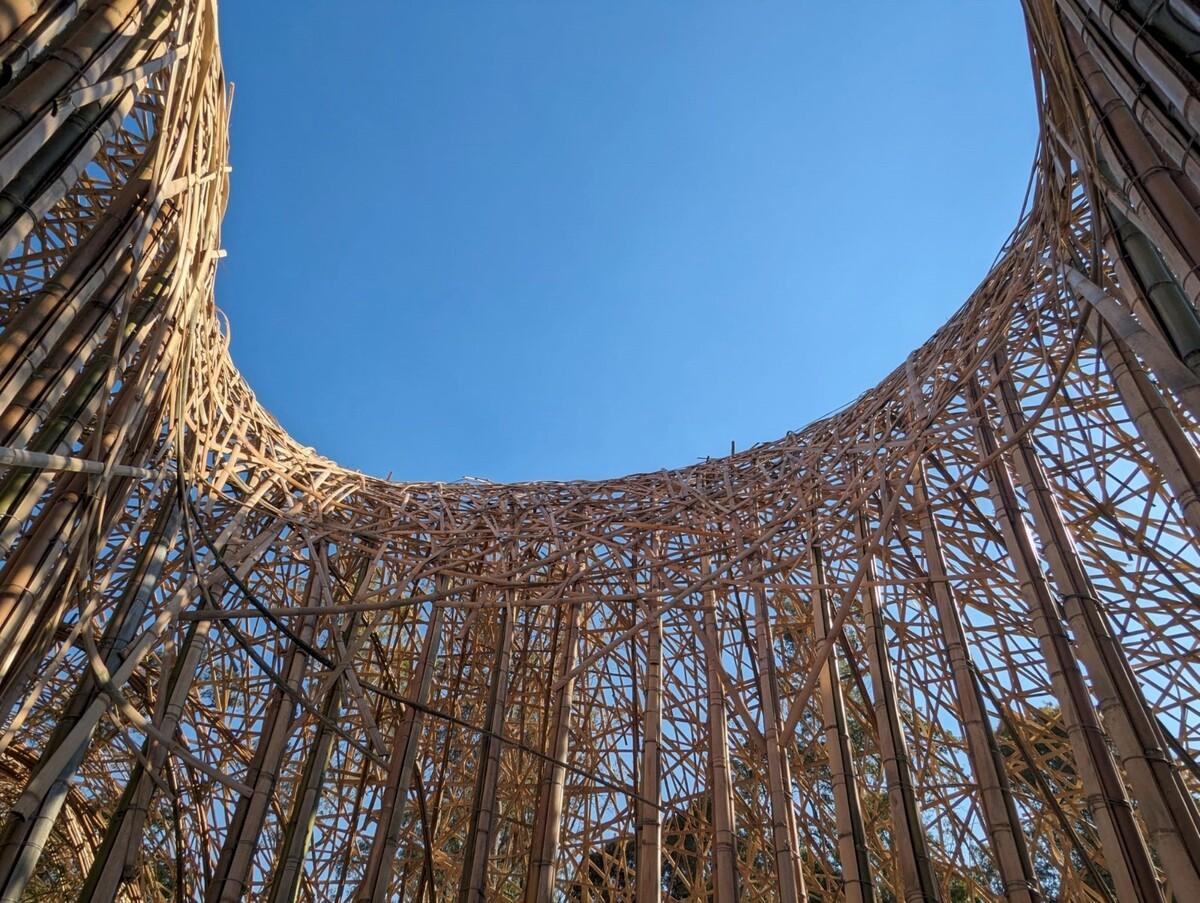 ‘蛹’入口展馆 / Cave Urban